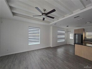 9 N 39th St in Edinburg, TX - Building Photo - Building Photo