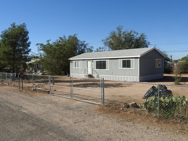 3635 E John L Ave in Kingman, AZ - Building Photo - Building Photo