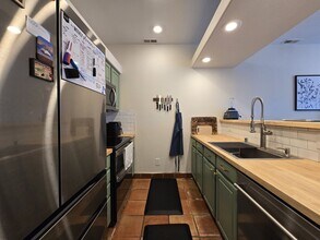 4653 Camino Cuervo in Santa Fe, NM - Building Photo - Building Photo