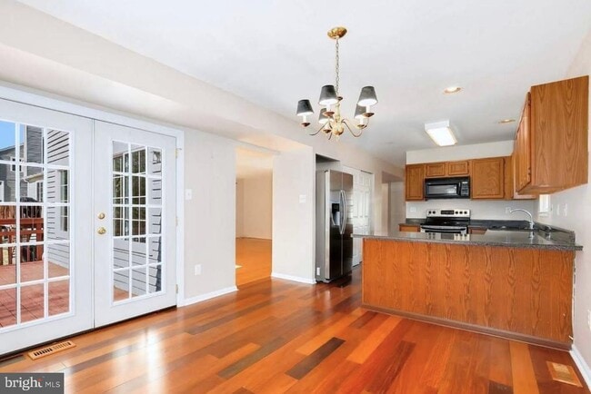 8580 Dark Hawk Cir