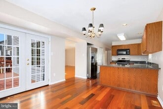 8580 Dark Hawk Cir in Columbia, MD - Building Photo - Building Photo