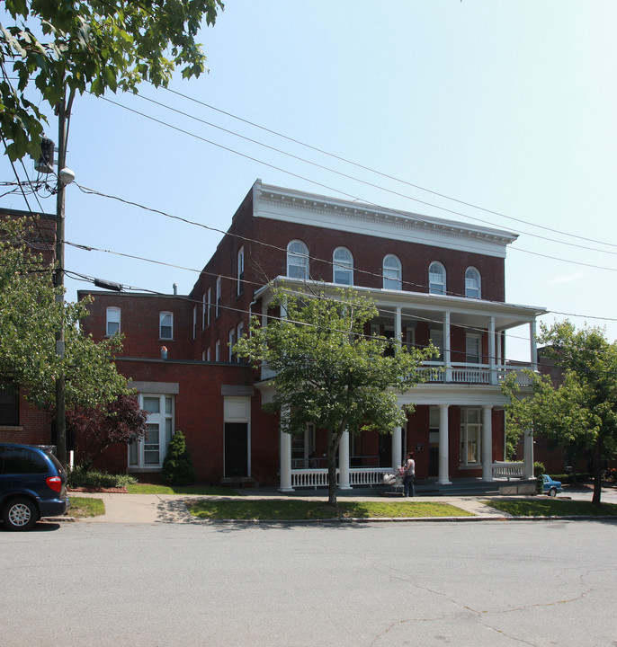 25 4th St in Turners Falls, MA - Building Photo