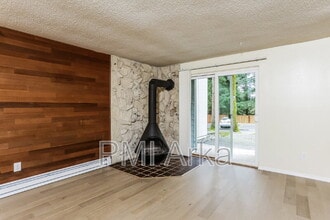 14404 NE 31st St in Bellevue, WA - Building Photo - Building Photo