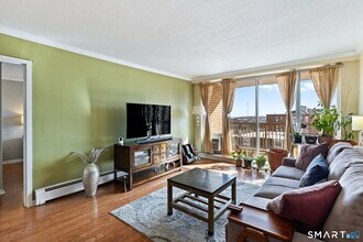 65 Glenbrook Rd in Stamford, CT - Building Photo - Building Photo