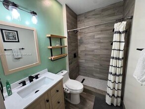 1172 NE 32nd Terrace in Homestead, FL - Foto de edificio - Building Photo