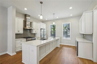827 Canterbury Rd NE in Atlanta, GA - Building Photo - Building Photo