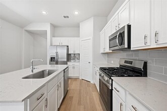 4005 Sandstone Dr in McKinney, TX - Building Photo - Building Photo