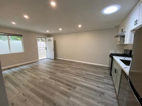 1249 Center Ave in Oceanside, CA - Building Photo - Building Photo