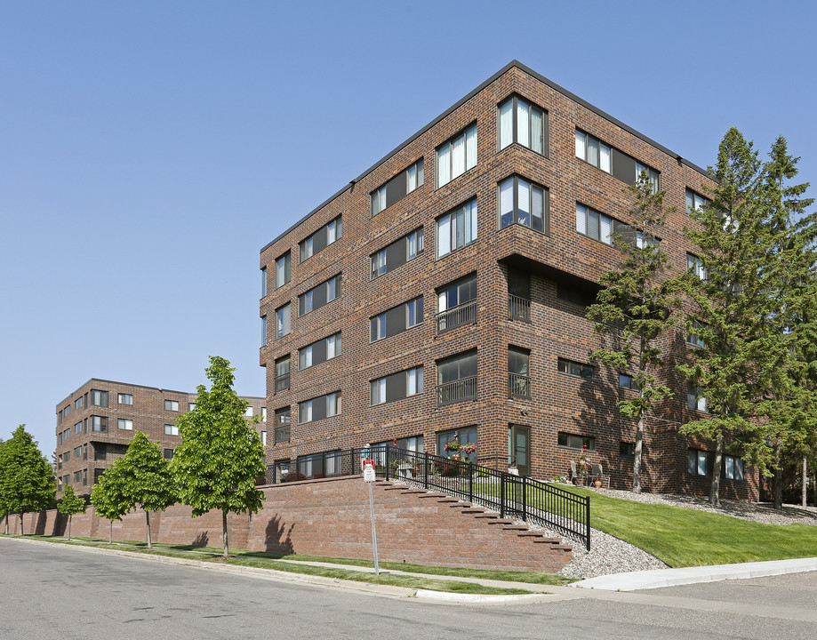 The Regency Condominiums in St. Paul, MN - Building Photo