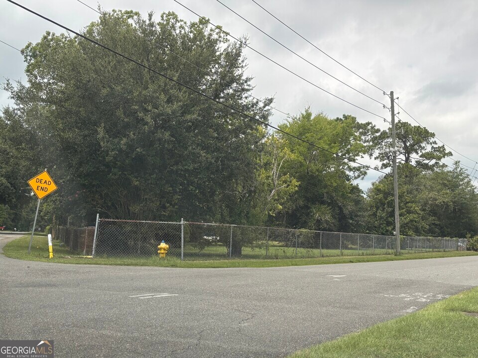 44 Olympic Ln in St. Marys, GA - Building Photo