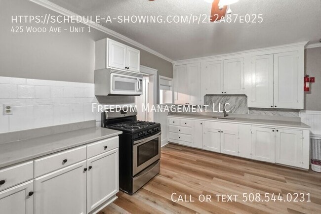 425 Wood Ave in Woonsocket, RI - Building Photo - Building Photo