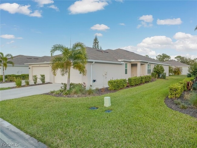 9083 Leatherwood Loop in Lehigh Acres, FL - Building Photo - Building Photo