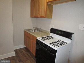 5603 Market St, Unit 1ST FLOOR in Philadelphia, PA - Building Photo - Building Photo