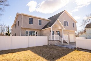 39-41-41 Carleton Ave in Islip Terrace, NY - Building Photo