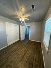1024 Delaware Ave in Los Banos, CA - Building Photo - Building Photo