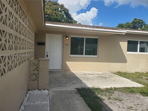 238 SW 6th St in Dania Beach, FL - Building Photo - Building Photo