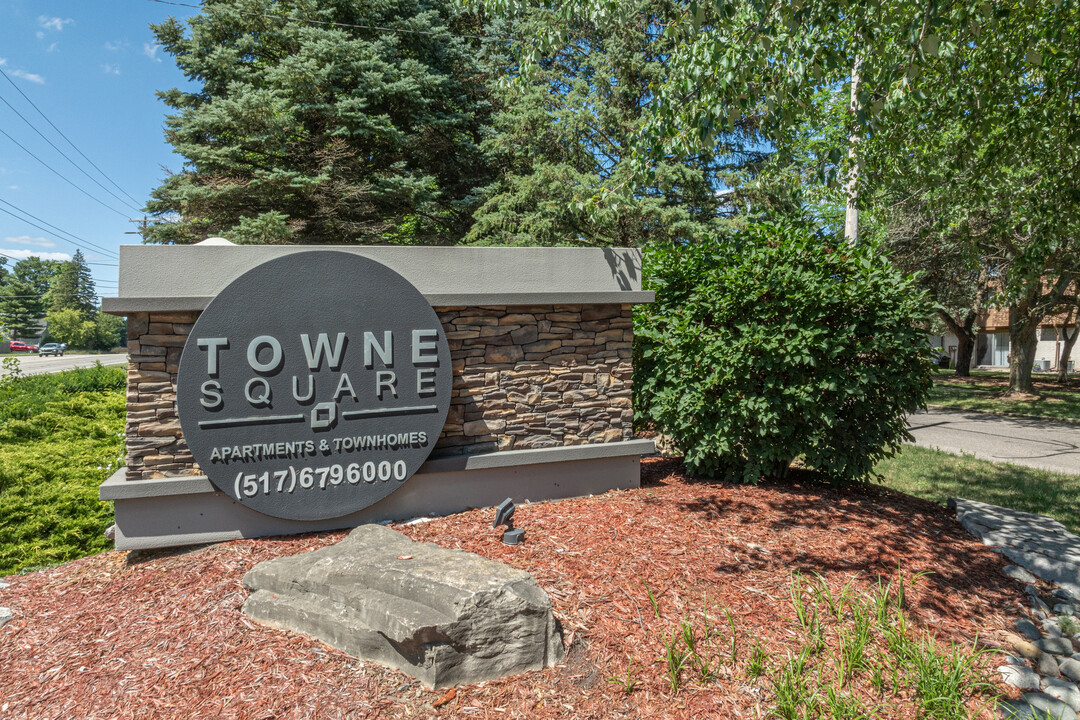 Towne Square Apartments in Lansing, MI - Foto de edificio