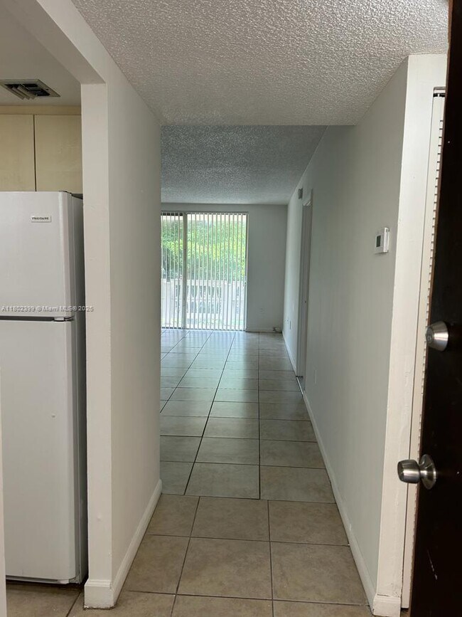 15600 NW 7th Ave in Miami, FL - Building Photo - Building Photo