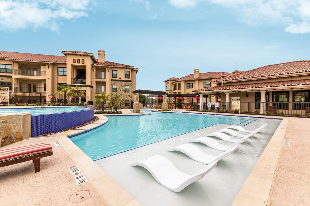 Creekside on Parmer Lane in Austin, TX - Foto de edificio