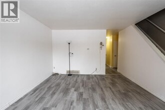 834 Exmouth St in Sarnia, ON - Building Photo - Building Photo