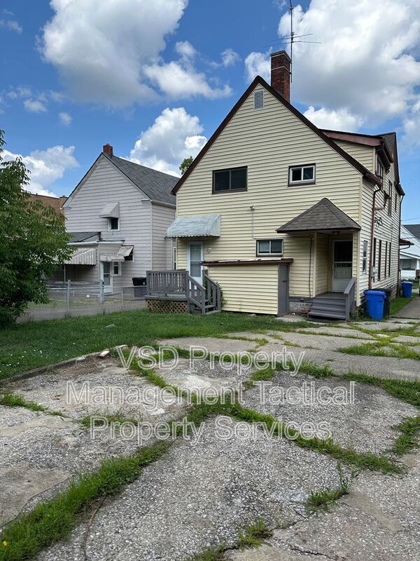 4413 Woburn Ave in Cleveland, OH - Building Photo - Building Photo