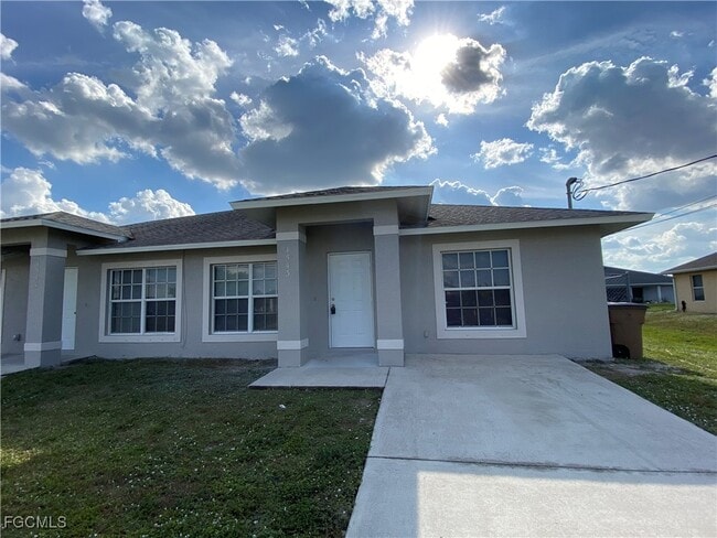 4543 20th St SW in Lehigh Acres, FL - Foto de edificio - Building Photo
