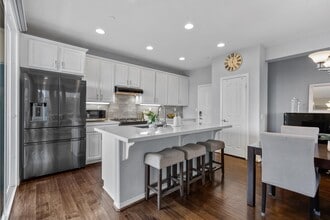 28955 Buena Vista Ct in Santa Clarita, CA - Building Photo - Building Photo