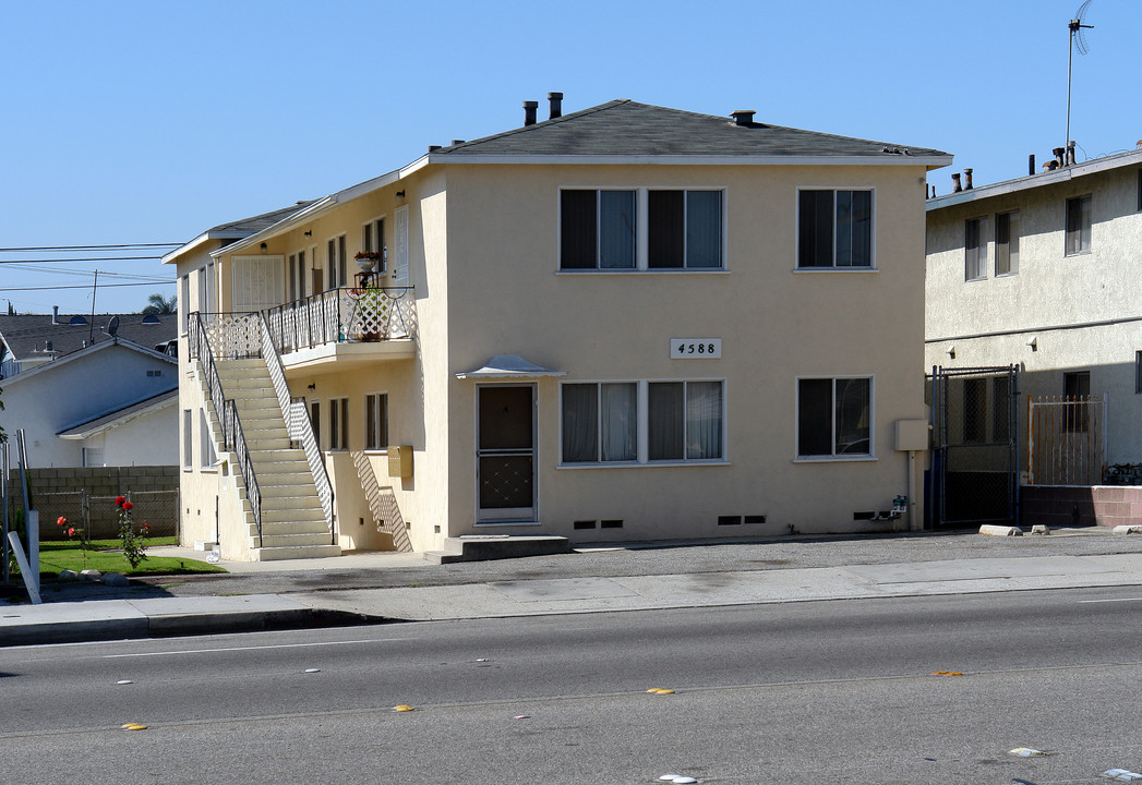 4588 W El Segundo Blvd in Hawthorne, CA - Building Photo