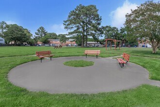 3218 Green Lakes Dr in Virginia Beach, VA - Building Photo - Building Photo