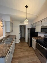 533 Aspen Glen Dr, Unit 311 in Cincinnati, OH - Building Photo - Building Photo