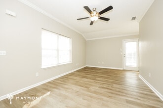 233 Lake Forest Dr in La Vergne, TN - Building Photo - Building Photo