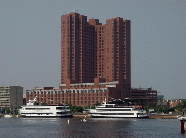 The Towers at Harbor Court in Baltimore, MD - Foto de edificio - Building Photo