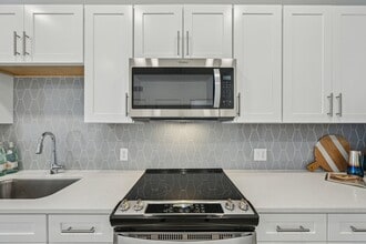 2899 W 52nd Ave, Unit 205 in Denver, CO - Building Photo - Building Photo
