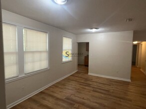 7959 Concord Blvd W in Jacksonville, FL - Building Photo - Building Photo
