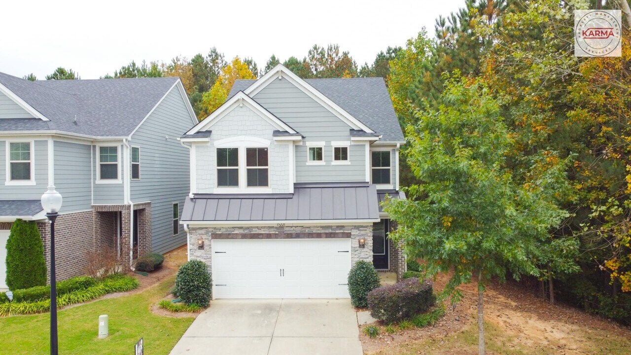 15221 Great Future Drive in Charlotte, NC - Building Photo
