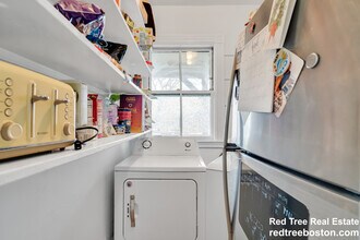 98 Cypress St in Brookline, MA - Building Photo - Building Photo