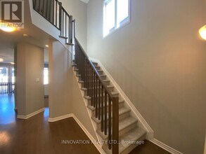 322 Fergus Cres in Ottawa, ON - Building Photo - Building Photo