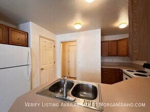 1810 S Barlow Ln in Boise, ID - Building Photo - Building Photo