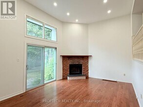 653-653 Village Pkwy in Markham, ON - Building Photo - Building Photo