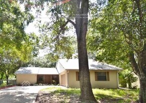 3240 Maiden Ln in Sarasota, FL - Building Photo