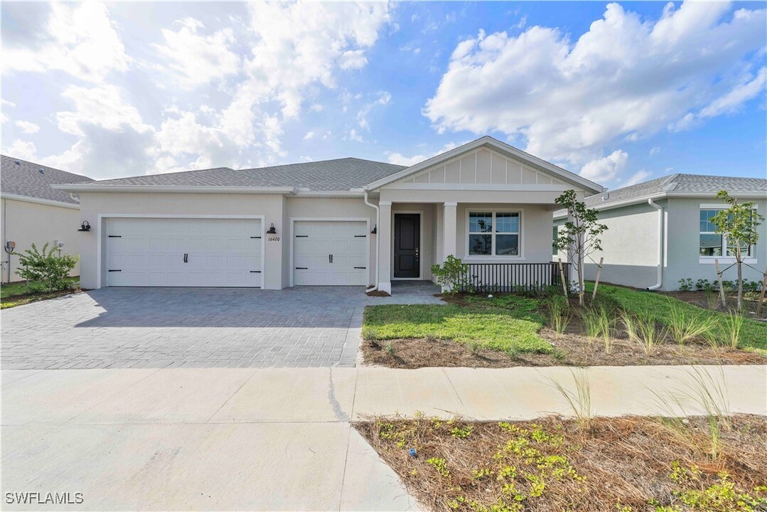 16420 Seven Lks Ave in Punta Gorda, FL - Building Photo