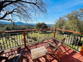 3287A Usona Ridge Rd in Mariposa, CA - Foto de edificio - Building Photo