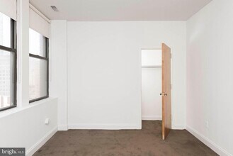 220 S 16th St in Philadelphia, PA - Building Photo - Building Photo