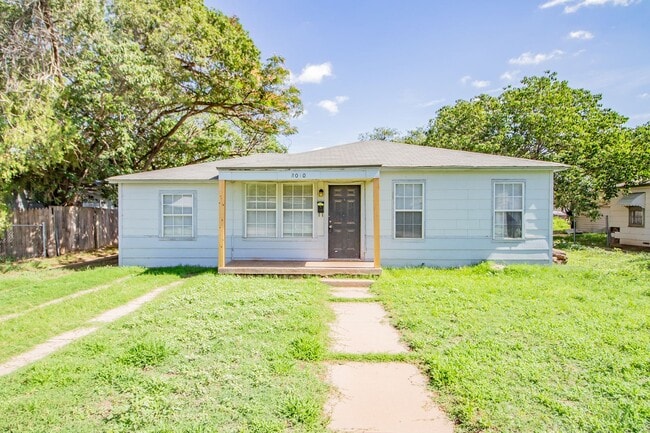 property at 2010 40th St