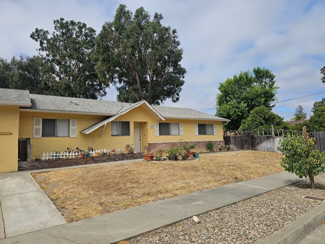 3155 Rose Ave in San Luis Obispo, CA - Building Photo - Building Photo
