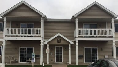 Pheasant Run Apartments in Waupaca, WI - Building Photo - Building Photo