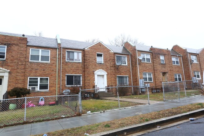 1238 Meigs Pl NE in Washington, DC - Building Photo - Building Photo
