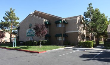 Brookstone in Las Vegas, NV - Building Photo - Building Photo