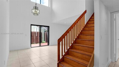 6460 NW 170th Terrace in Hialeah, FL - Building Photo - Building Photo