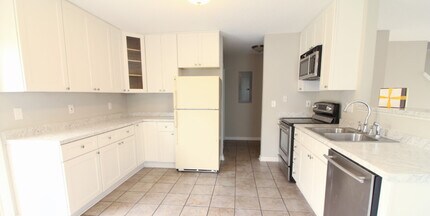 3607 Thornwood Dr in Durham, NC - Building Photo - Building Photo